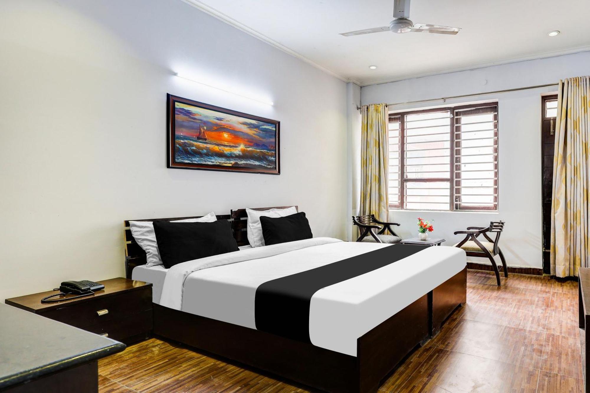 Super Townhouse Sector 38 Gurgaon Near Medanta Hotel Exterior photo