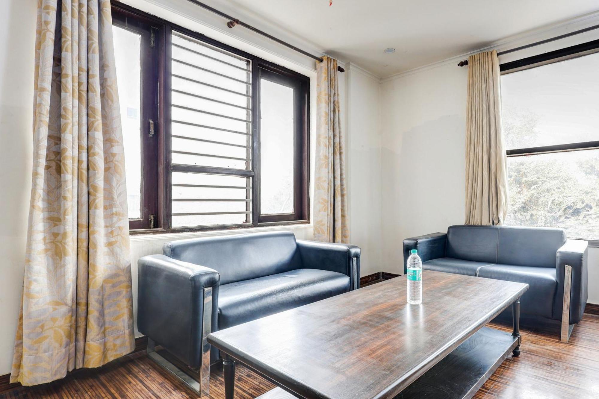 Super Townhouse Sector 38 Gurgaon Near Medanta Hotel Exterior photo