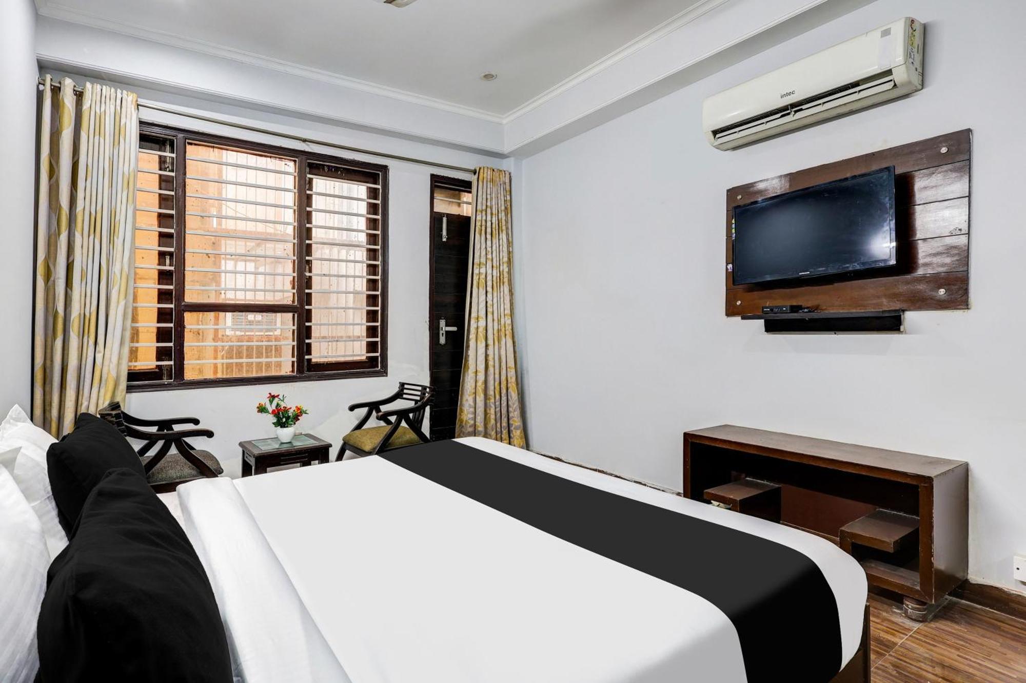 Super Townhouse Sector 38 Gurgaon Near Medanta Hotel Exterior photo